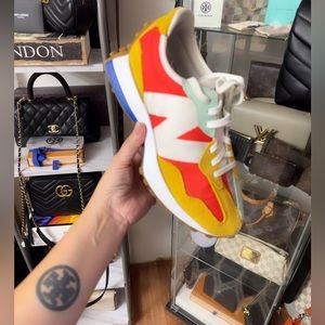 NEW BALANCE 327 multi color sneaker sz 6